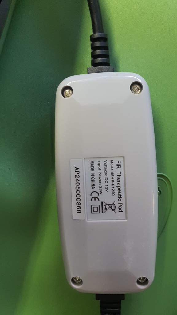 Wärmematte/Heizmatte EickWarm, mit Temperatursteuerung von 35 - 45 Grad, Niedervoltspannung 12V, Mattenmaß: 30 x 40 cm, inklusive Netzteil, SN: AP2405000868 - Gebraucht, dem Artikel fehlt die Originalverpackung, Baujahr 2024